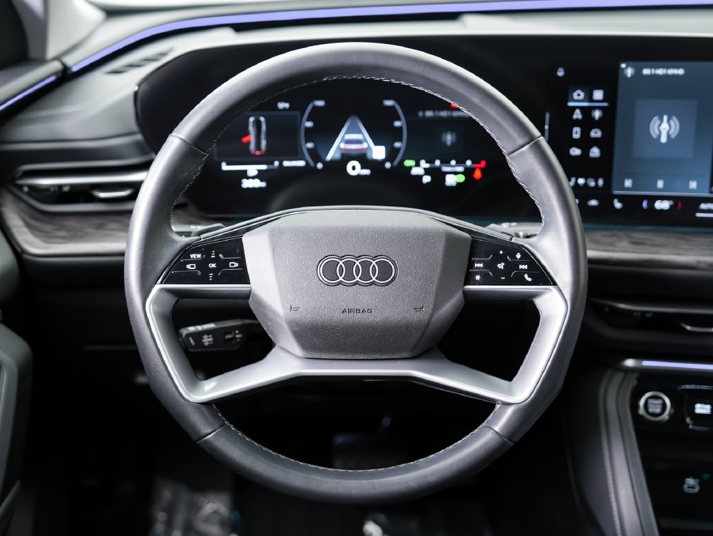Used 2025 Audi Q5 Premium w/ 19" Wheel Package AWD/4WD image 11