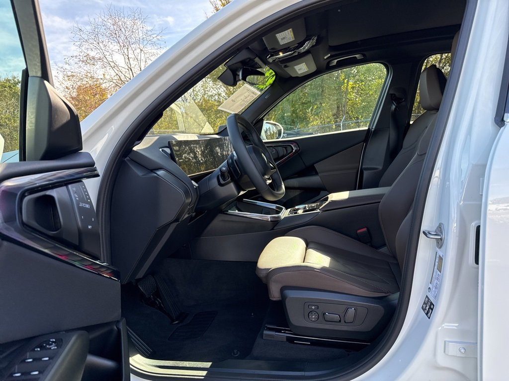 Used 2025 BMW X3 xDrive30i w/ Convenience Package image 11