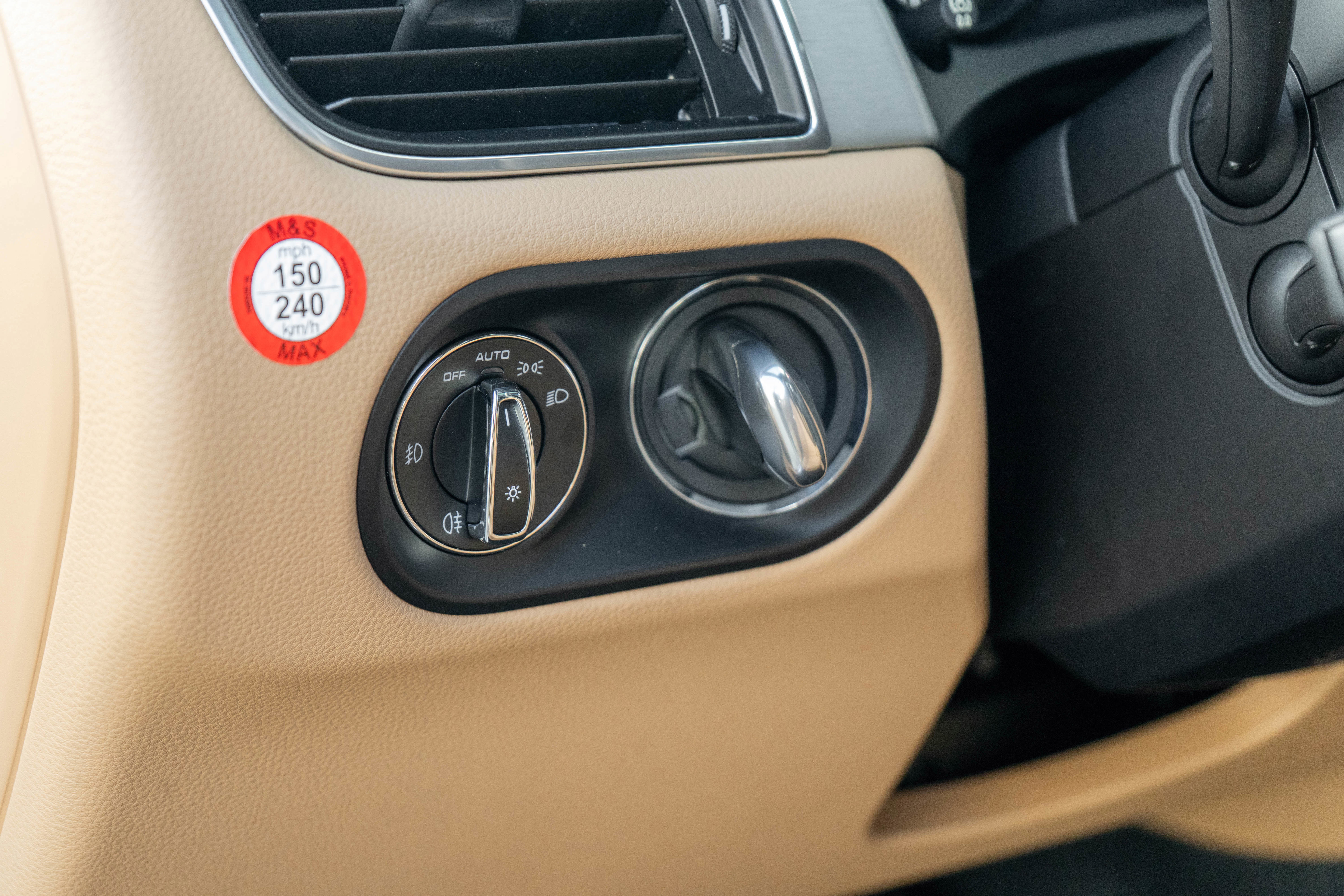 Used 2017 Porsche Macan S w/ Premium Package Plus AWD/4WD image 14