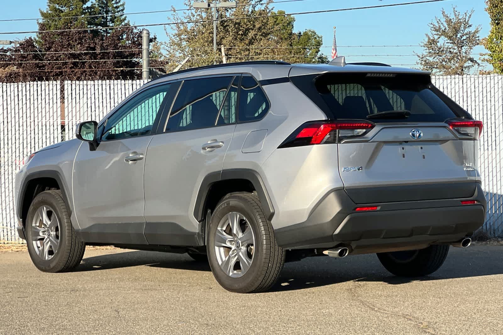 Used 2022 Toyota RAV4 XLE w/ Convenience Package AWD/4WD image 5