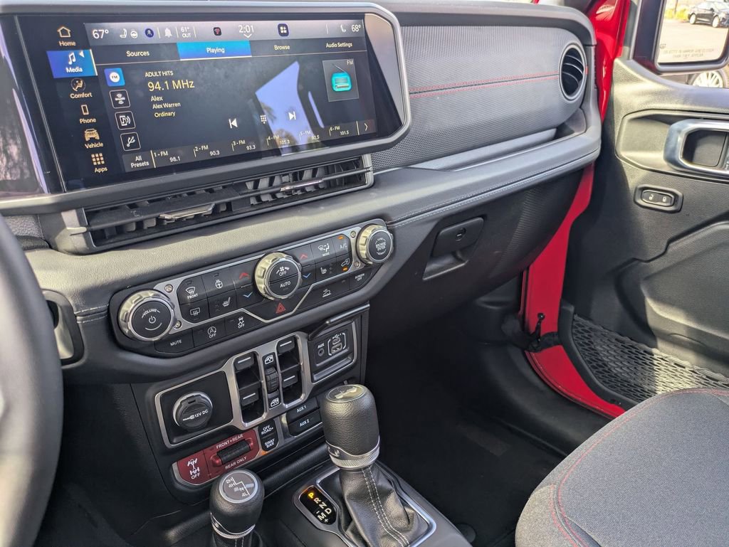 Used 2025 Jeep Wrangler Unlimited Rubicon w/ Convenience Group image 20