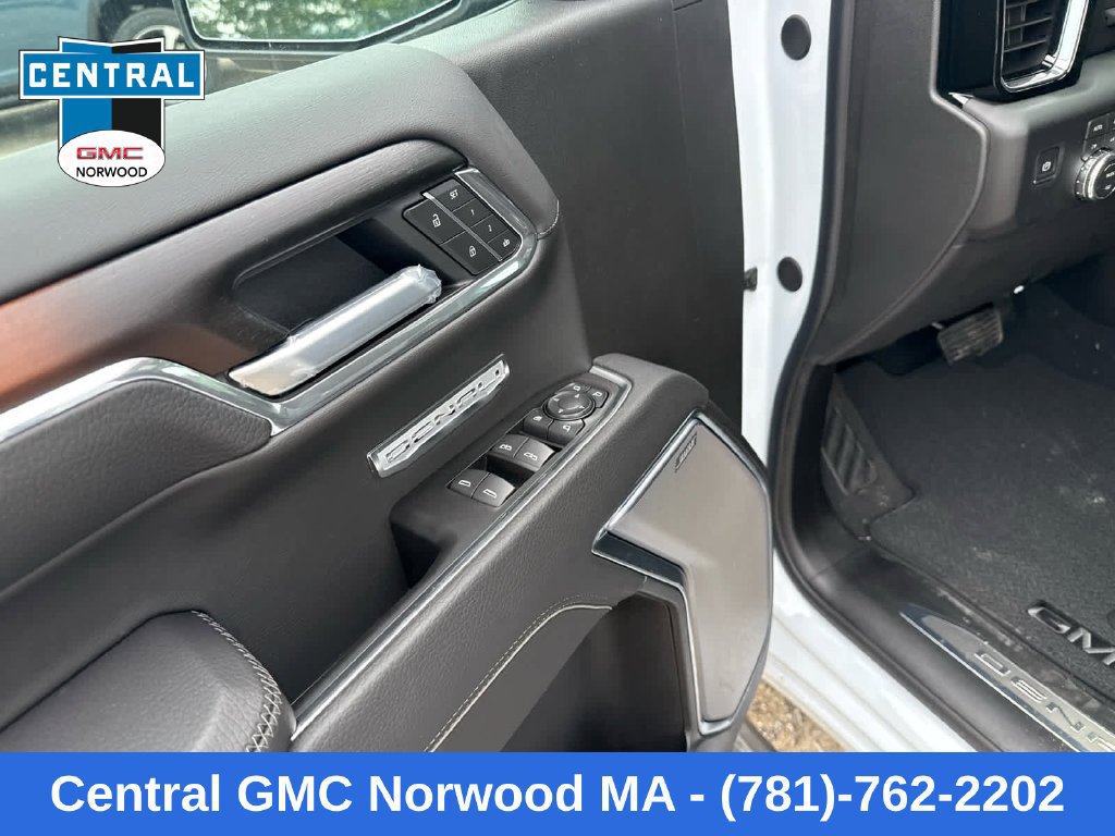 New 2026 GMC Sierra 1500 Denali w/ Denali Reserve Package AWD/4WD image 13