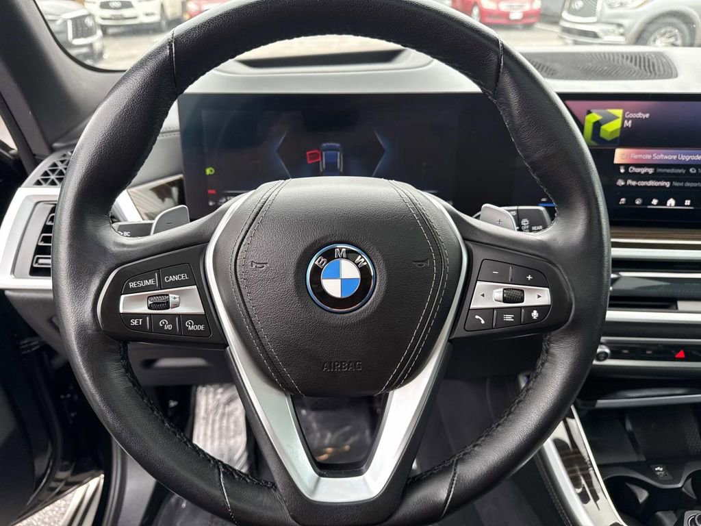 Used 2025 BMW X5 xDrive50e AWD/4WD image 18