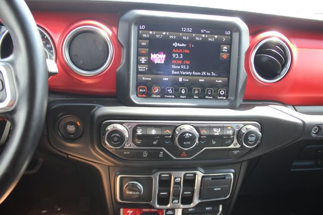 Used 2021 Jeep Gladiator Rubicon AWD/4WD image 4