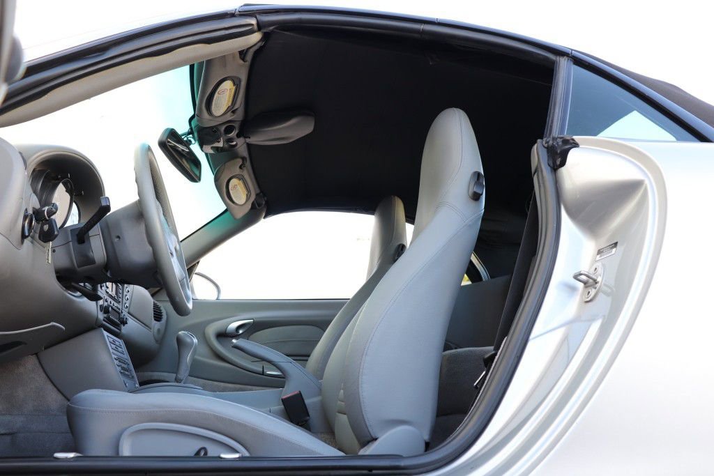 Used 2000 Porsche 911 Cabriolet image 56