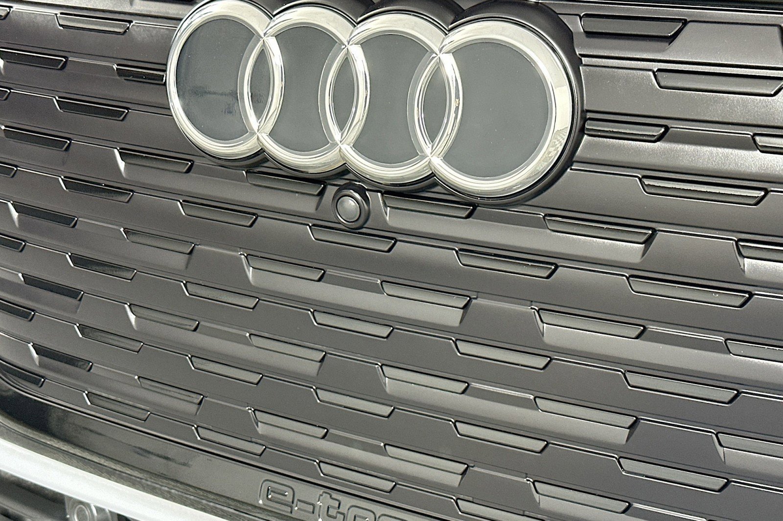 Used 2024 Audi Q4 e-tron Prestige w/ Black Optic Plus Package image 15