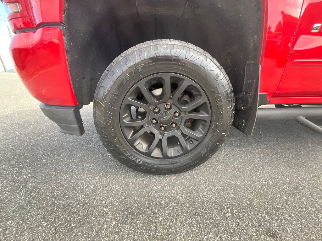 Used 2017 Chevrolet Silverado 1500 LT w/ All Star Edition image 38