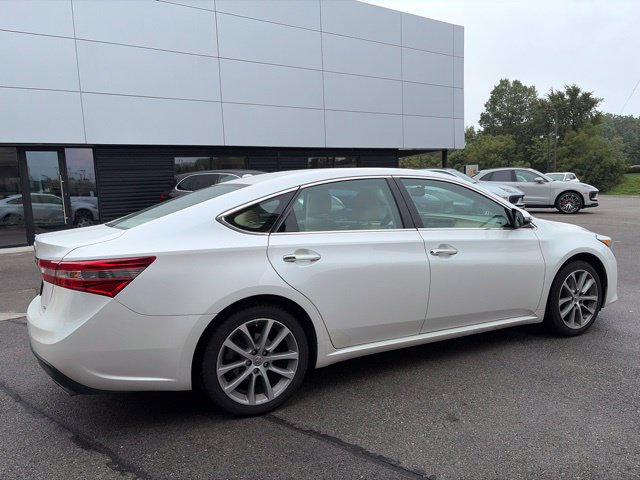 Used 2015 Toyota Avalon XLE Touring FWD image 3