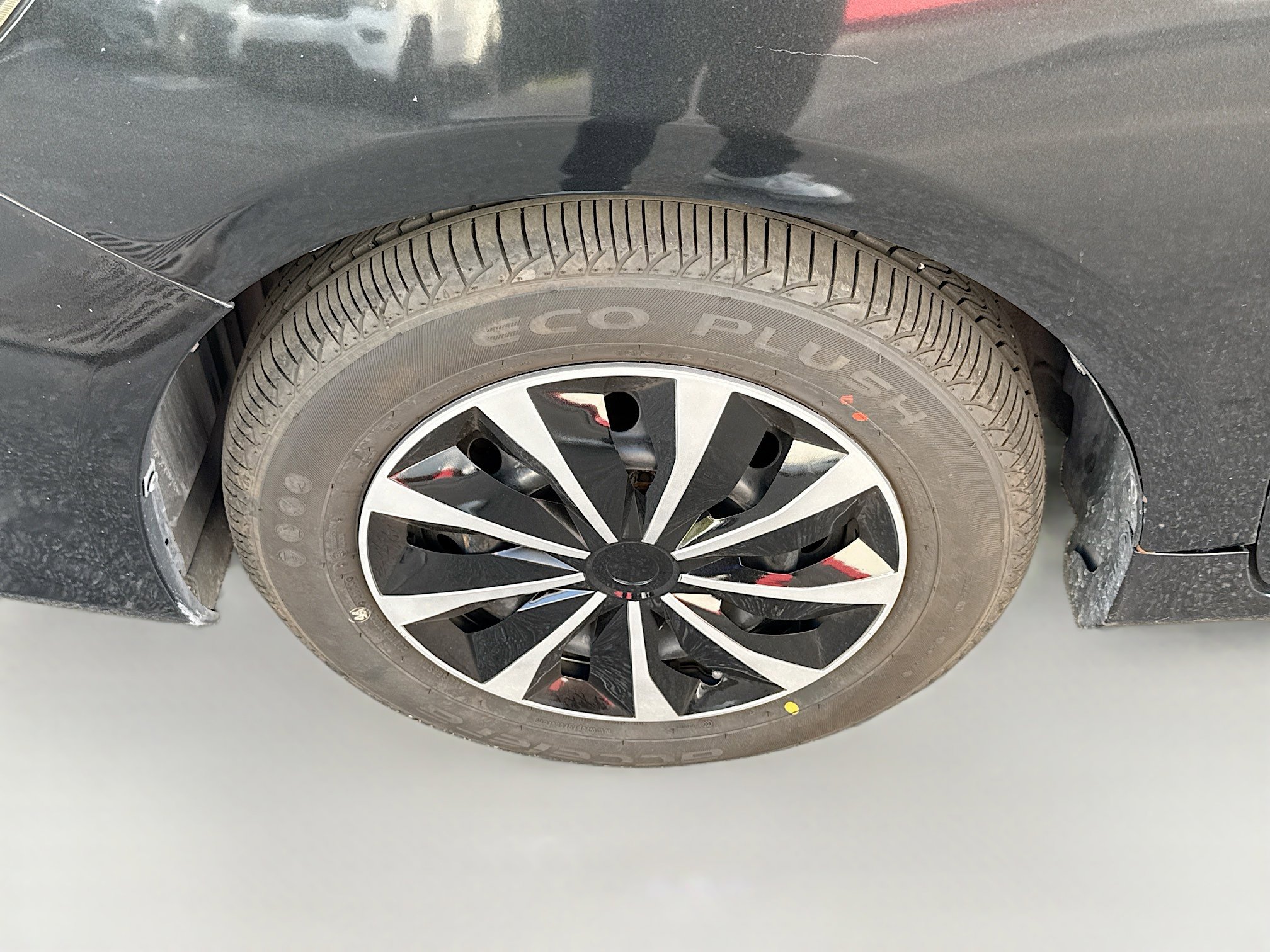 Used 2013 Toyota Corolla LE image 33