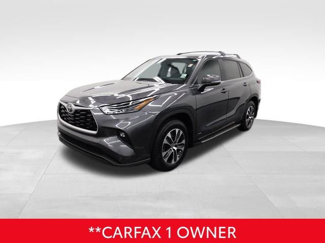Used 2025 Toyota Highlander XLE image 13