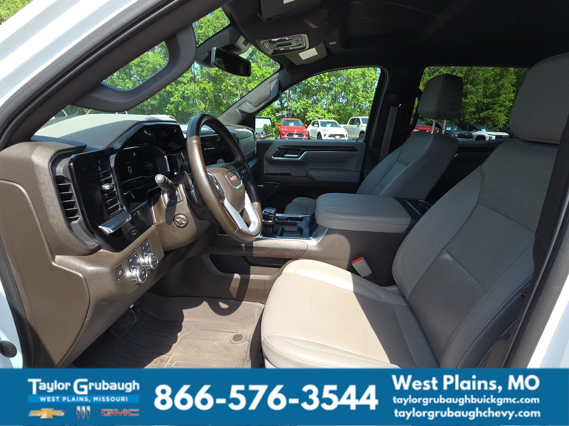Used 2023 GMC Sierra 1500 SLT w/ SLT Premium Package AWD/4WD image 17