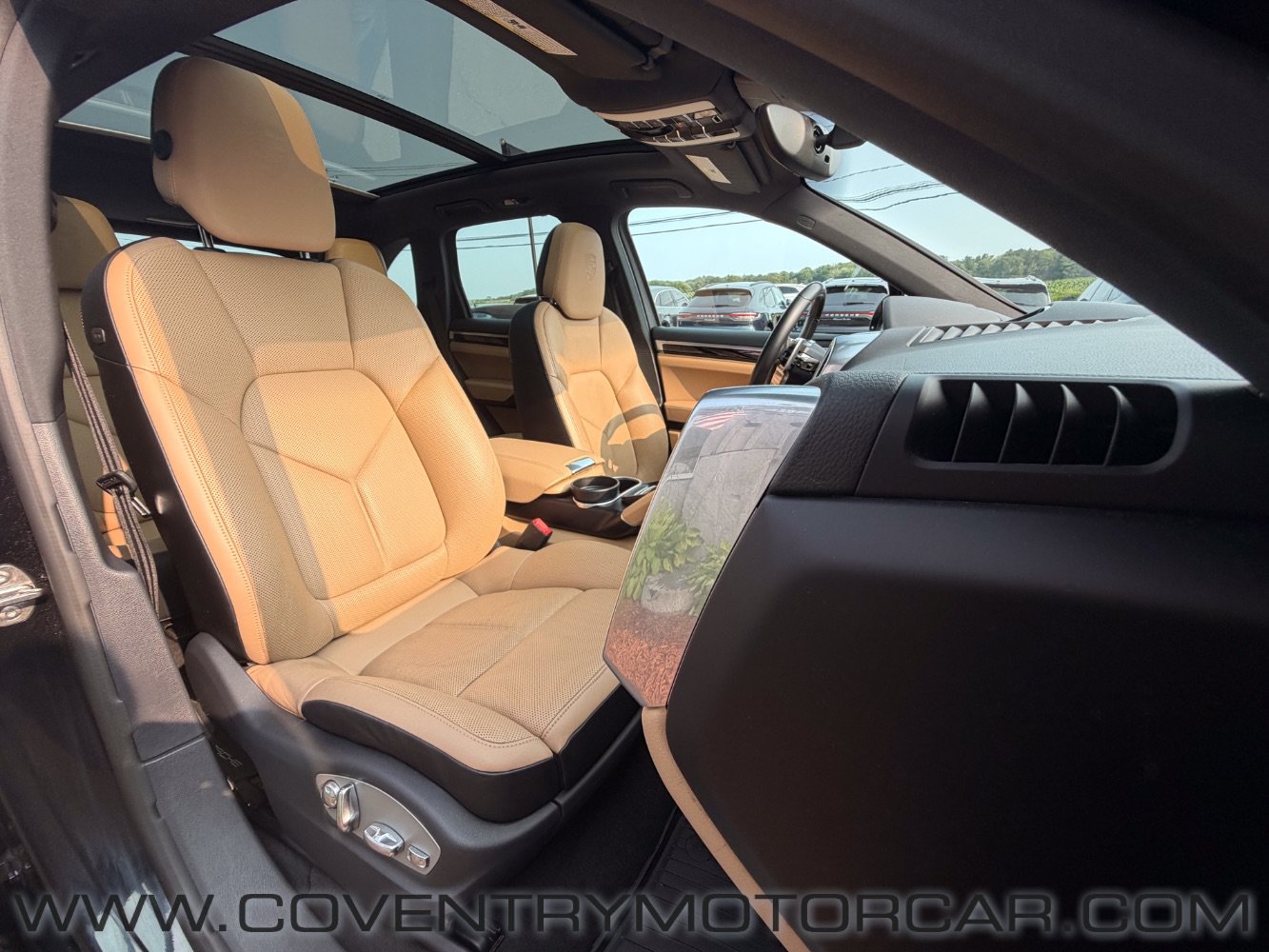 Used 2018 Porsche Cayenne Platinum Edition AWD/4WD image 33