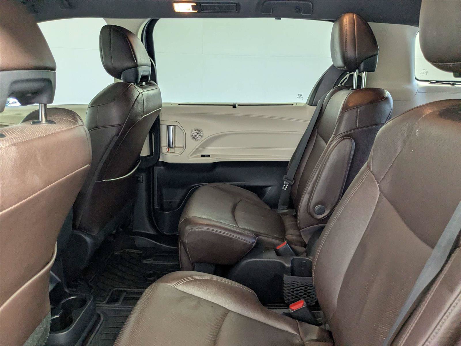 Certified 2022 Toyota Sienna Platinum FWD image 36