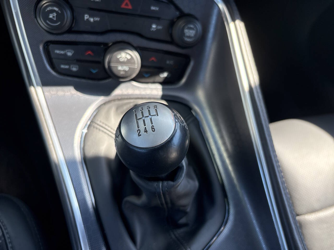 Used 2015 Dodge Challenger R/T Plus RWD image 23