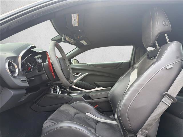 Used 2023 Chevrolet Camaro SS RWD image 13