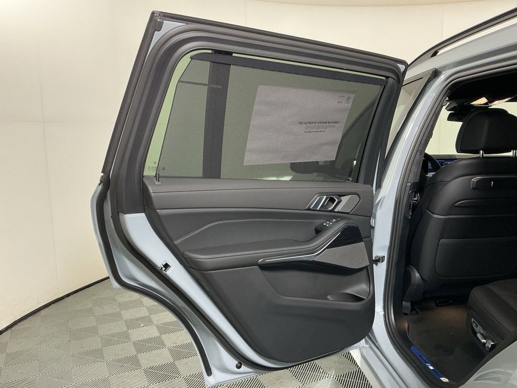 New 2026 BMW X7 xDrive40i AWD/4WD image 24