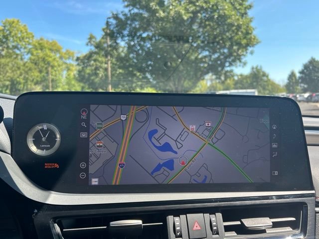 Used 2022 Lexus ES 300h F Sport w/ Accessory Package 2 FWD image 22