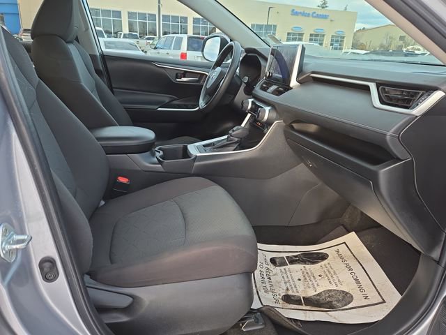Used 2023 Toyota RAV4 XLE image 33
