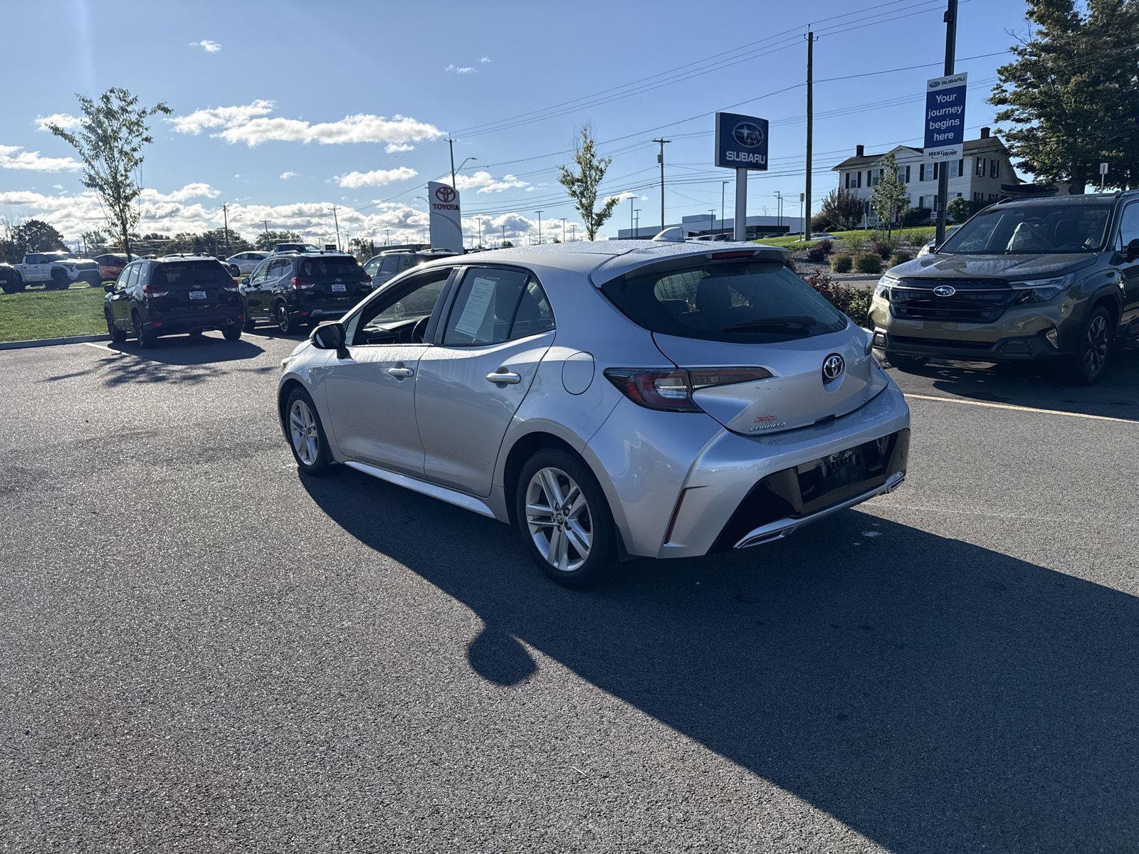 Used 2019 Toyota Corolla SE w/ Carpet Mat Package FWD image 5