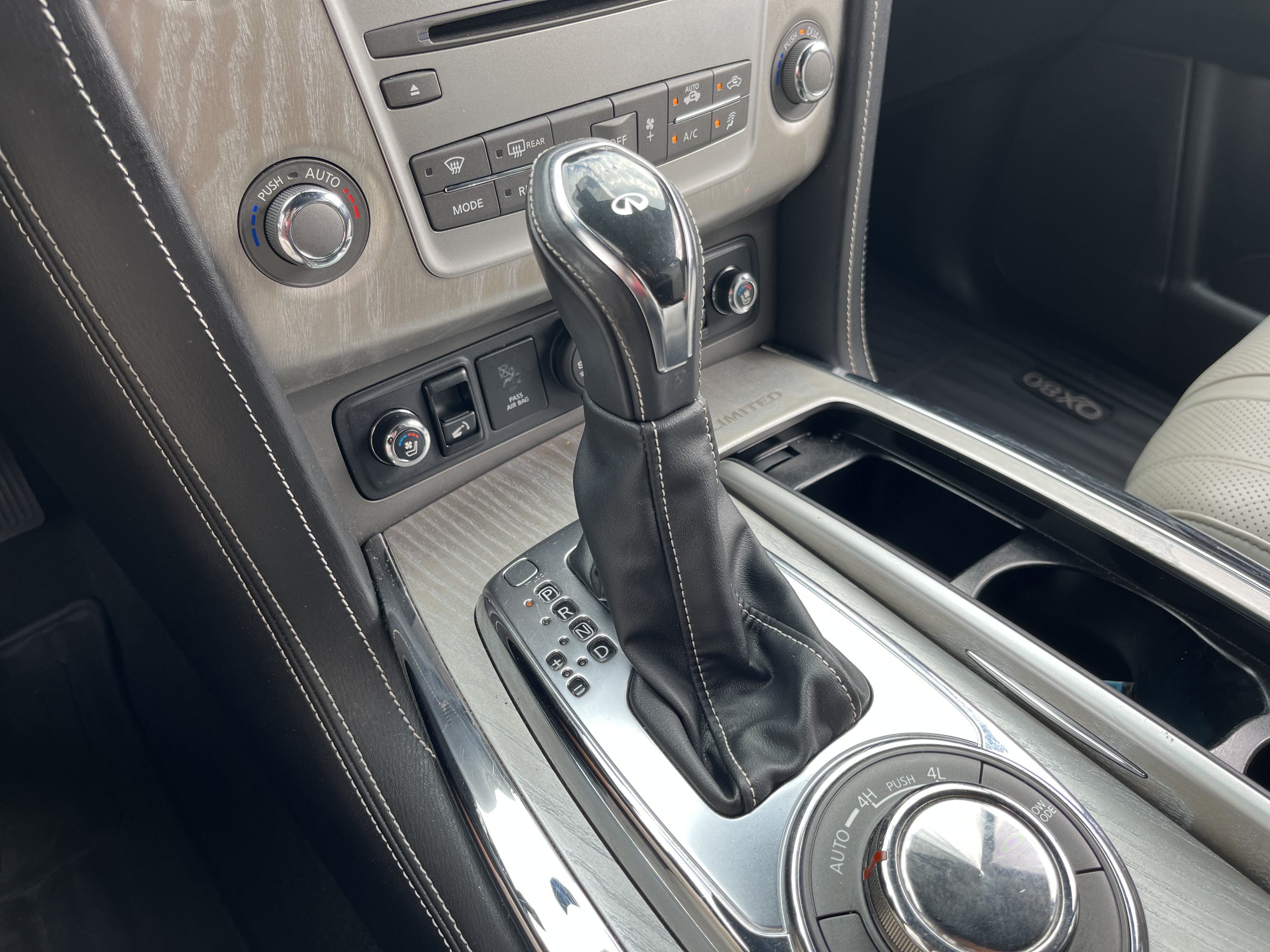 Certified 2019 INFINITI QX80 Limited w/ All-Season Package AWD/4WD image 28