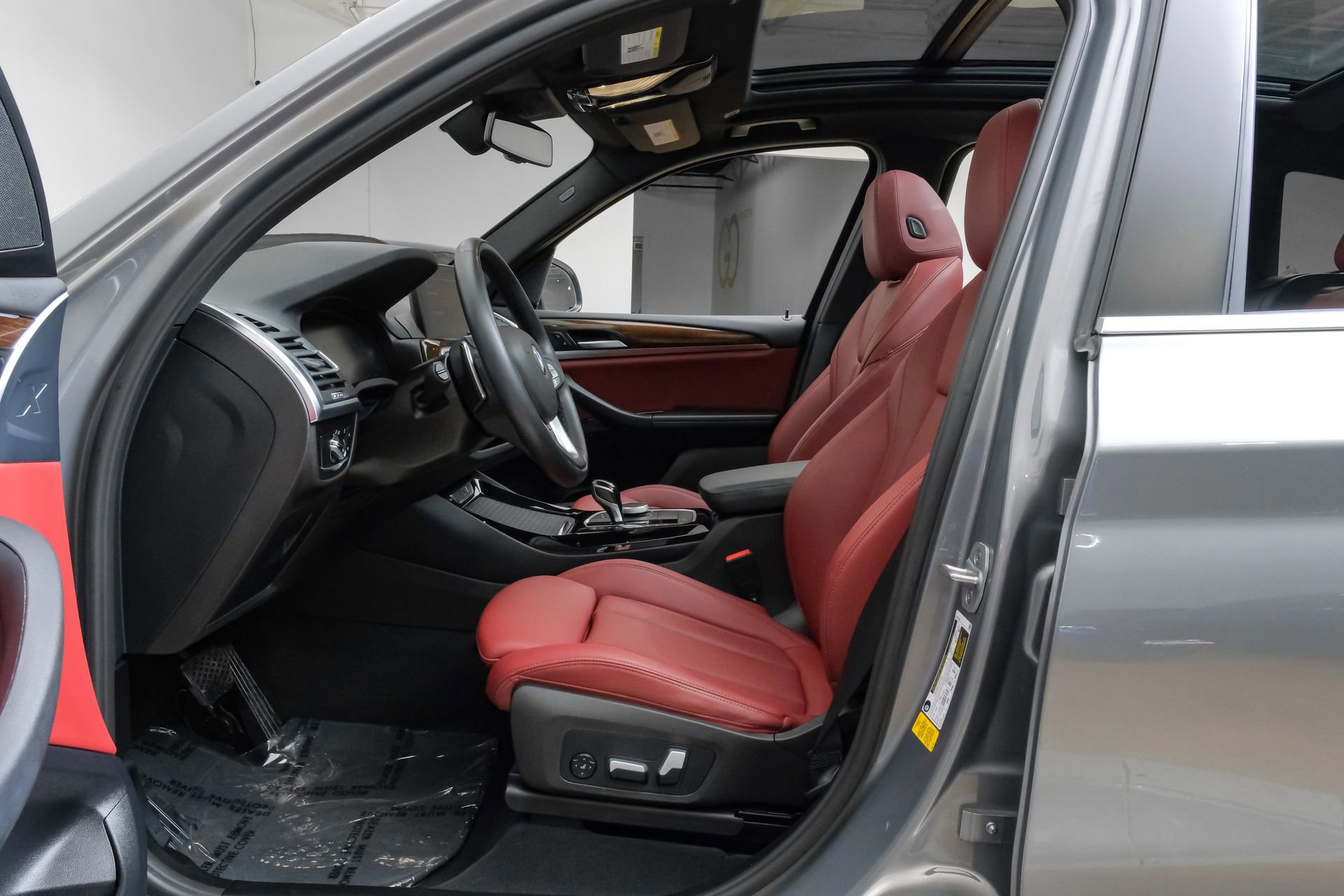 Used 2024 BMW X3 sDrive30i w/ Premium Package RWD image 4