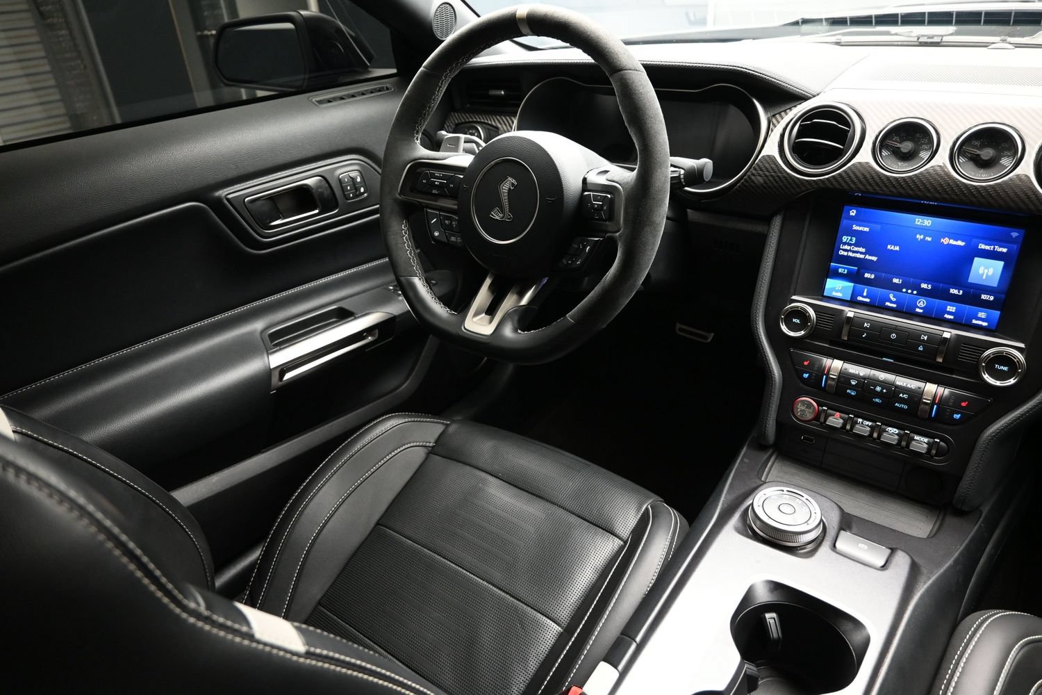 Used 2022 Ford Mustang Shelby GT500 w/ Technology Package RWD image 24