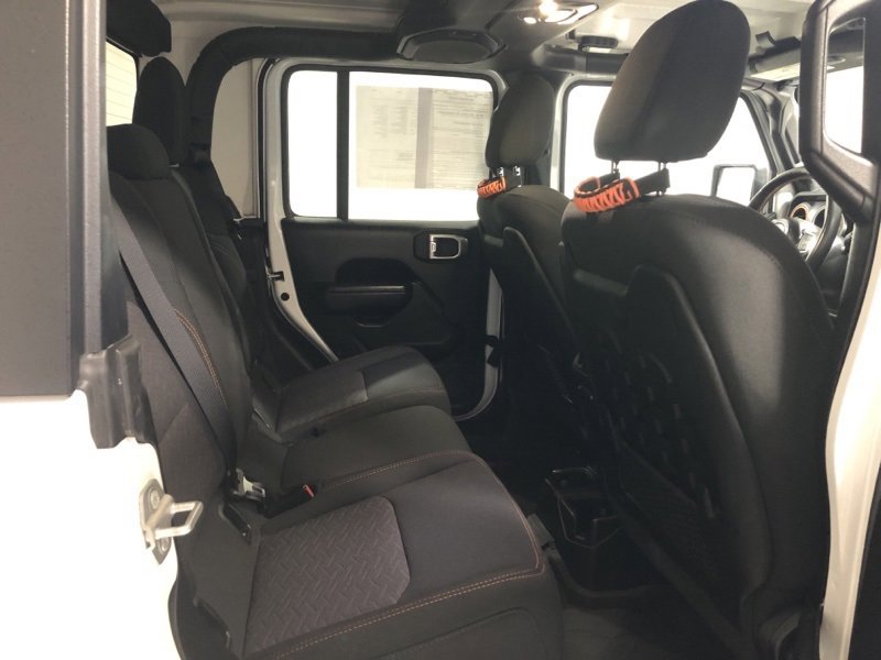 Used 2023 Jeep Gladiator Mojave w/ Cold Weather Group image 9