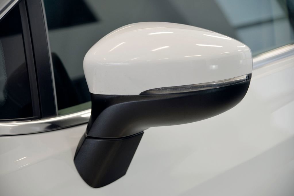 Used 2023 Chrysler Pacifica Touring-L FWD image 12