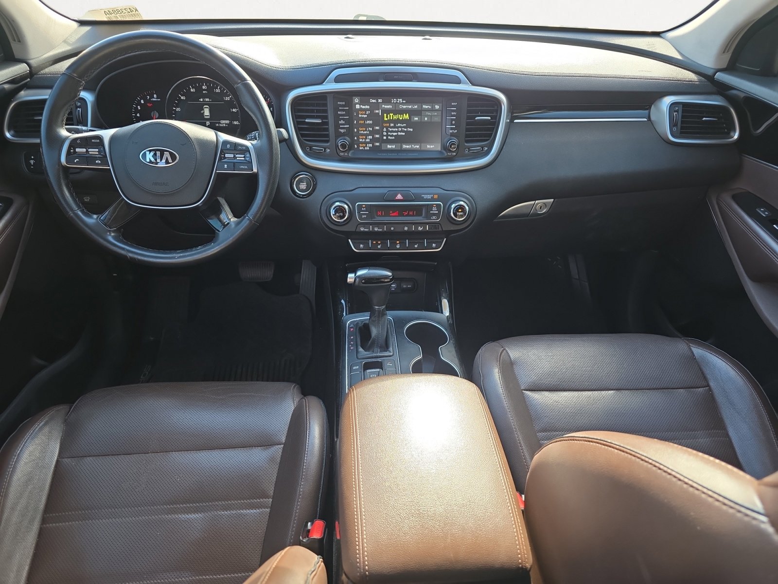 Used 2019 Kia Sorento SX w/ SX Touring Package image 2