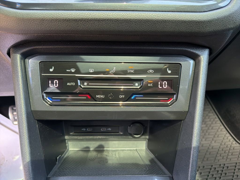 Used 2022 Volkswagen Tiguan SE R-Line AWD/4WD image 29