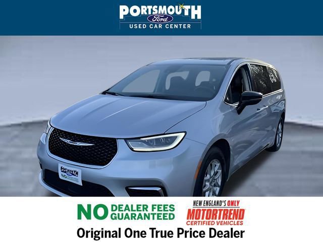 Used 2024 Chrysler Pacifica Touring-L image 18