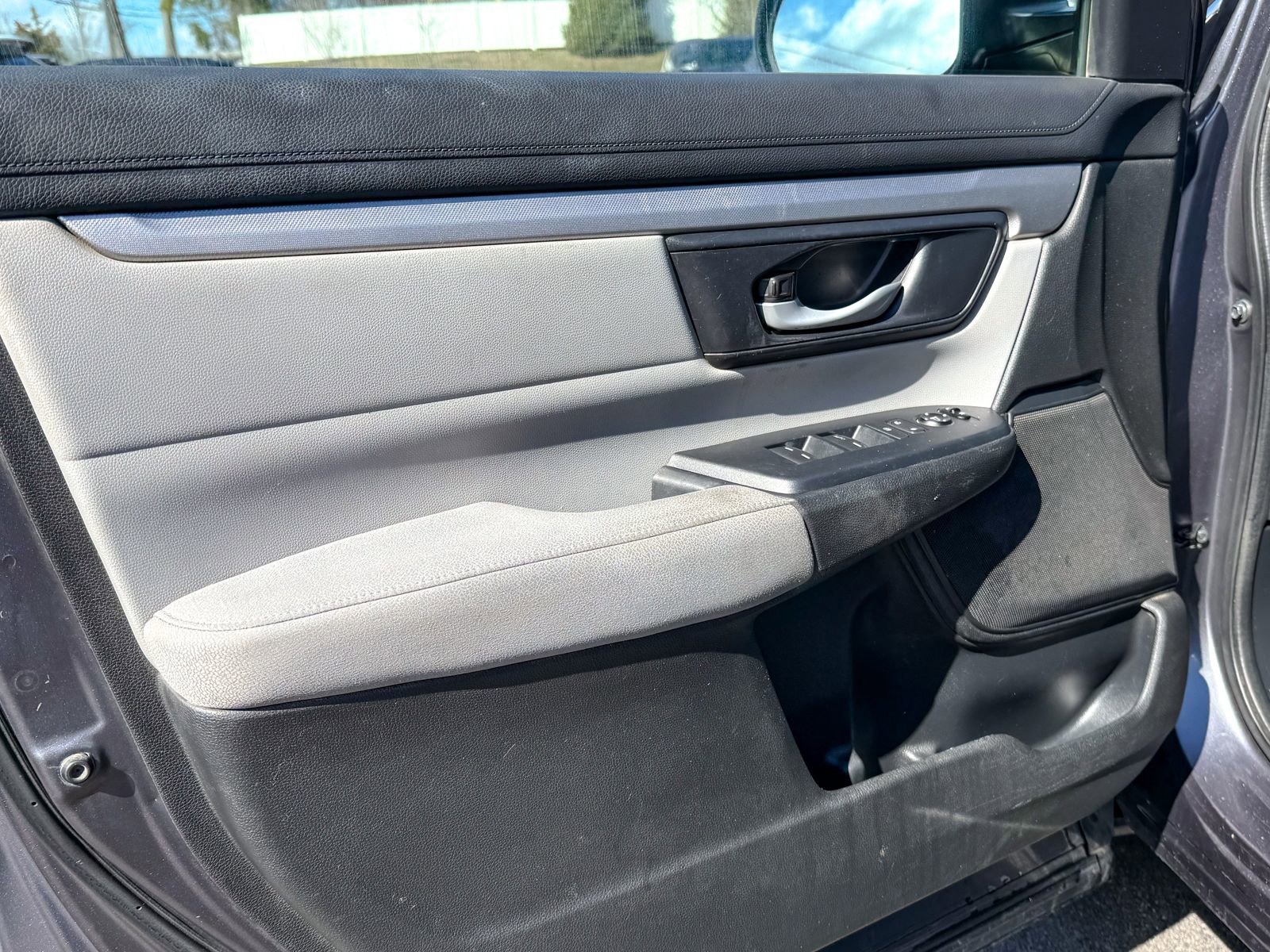 Used 2017 Honda CR-V LX image 17