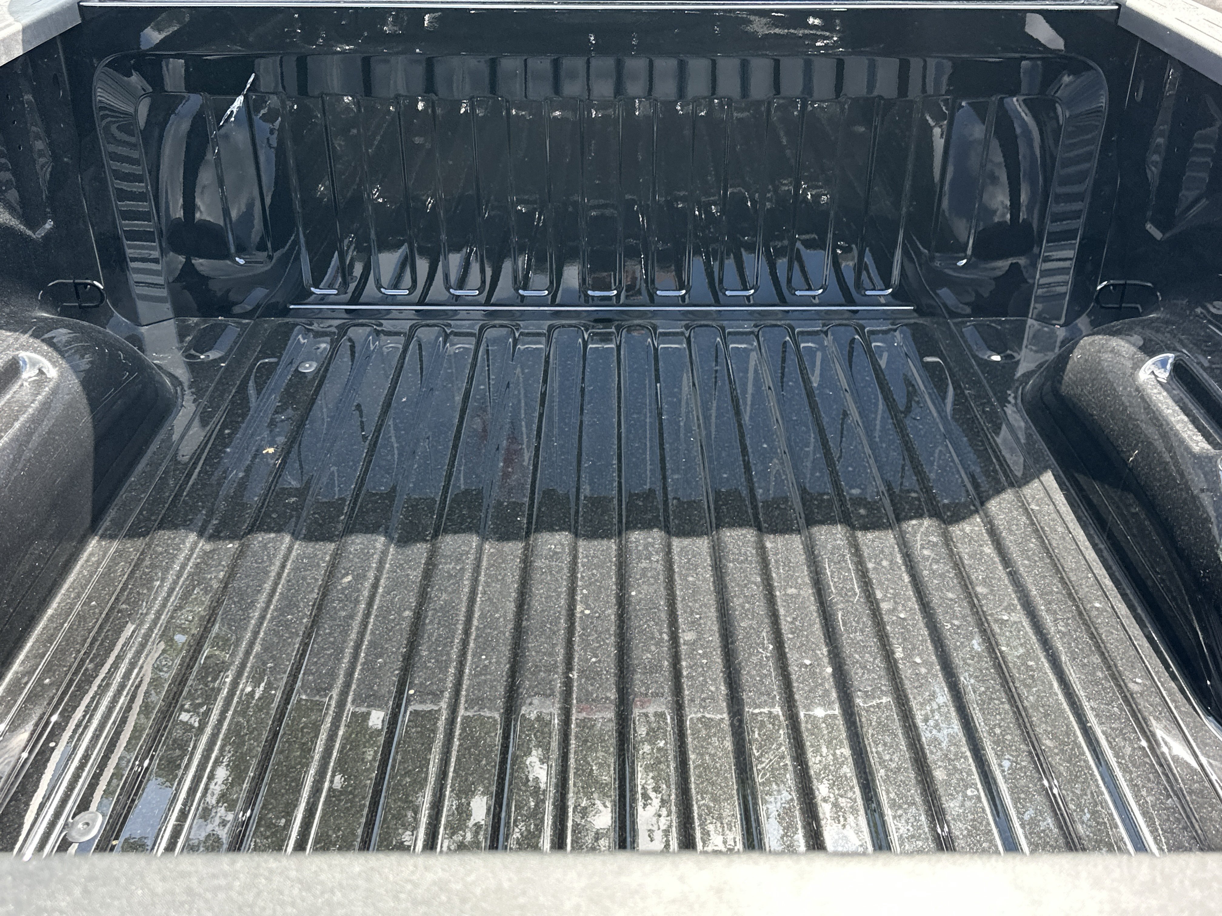 New 2026 RAM 1500 Laramie w/ Night Edition AWD/4WD image 17