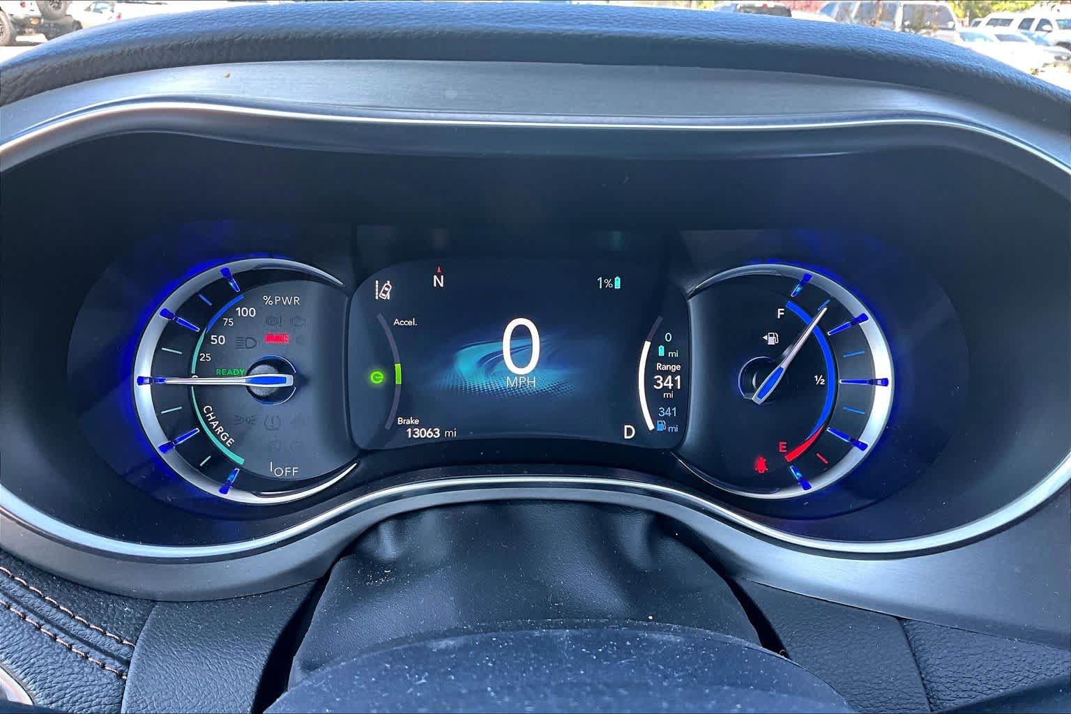 Used 2025 Chrysler Pacifica Pinnacle FWD image 25