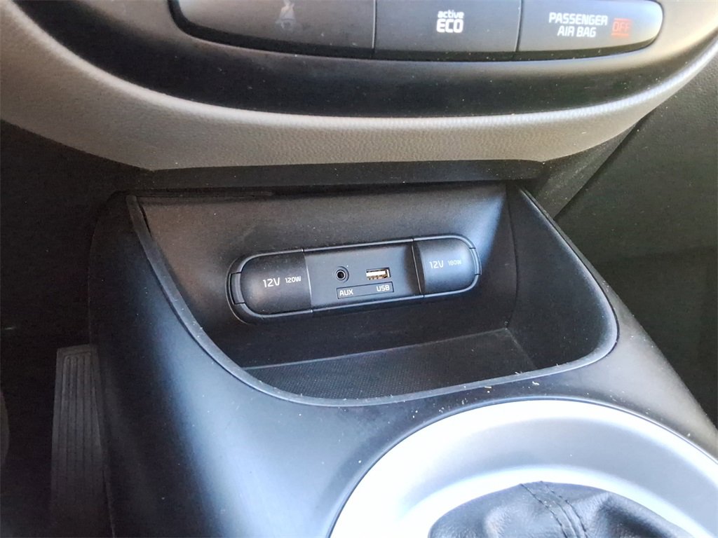 Used 2015 Kia Soul image 31