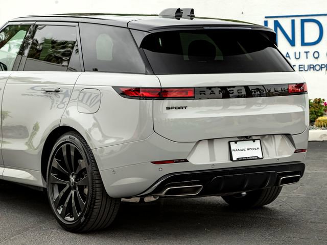 Used 2025 Land Rover Range Rover Sport Dynamic SE AWD/4WD image 10