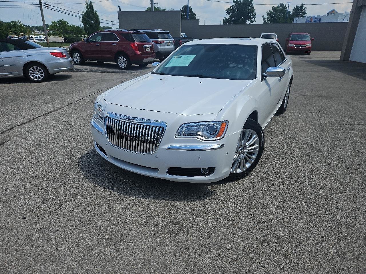 Used 2014 Chrysler 300 C w/ Beats Audio Group AWD/4WD image 2