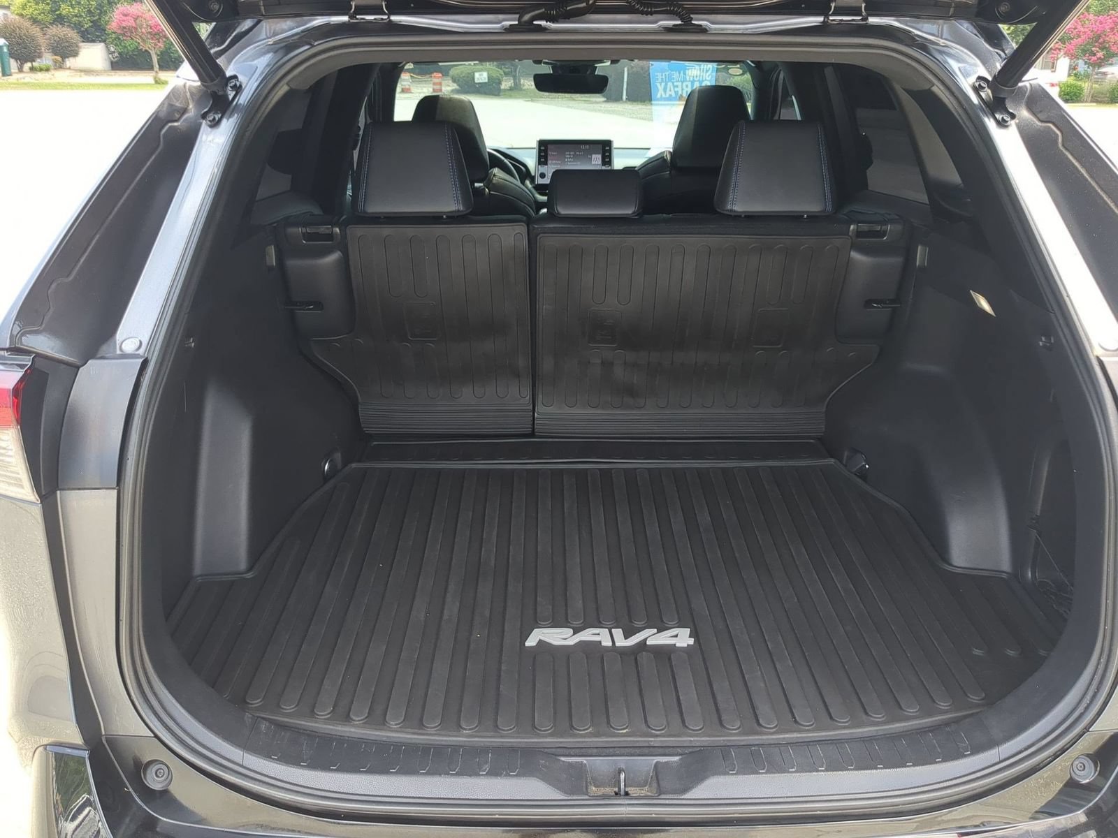 Used 2022 Toyota RAV4 XSE AWD/4WD image 25