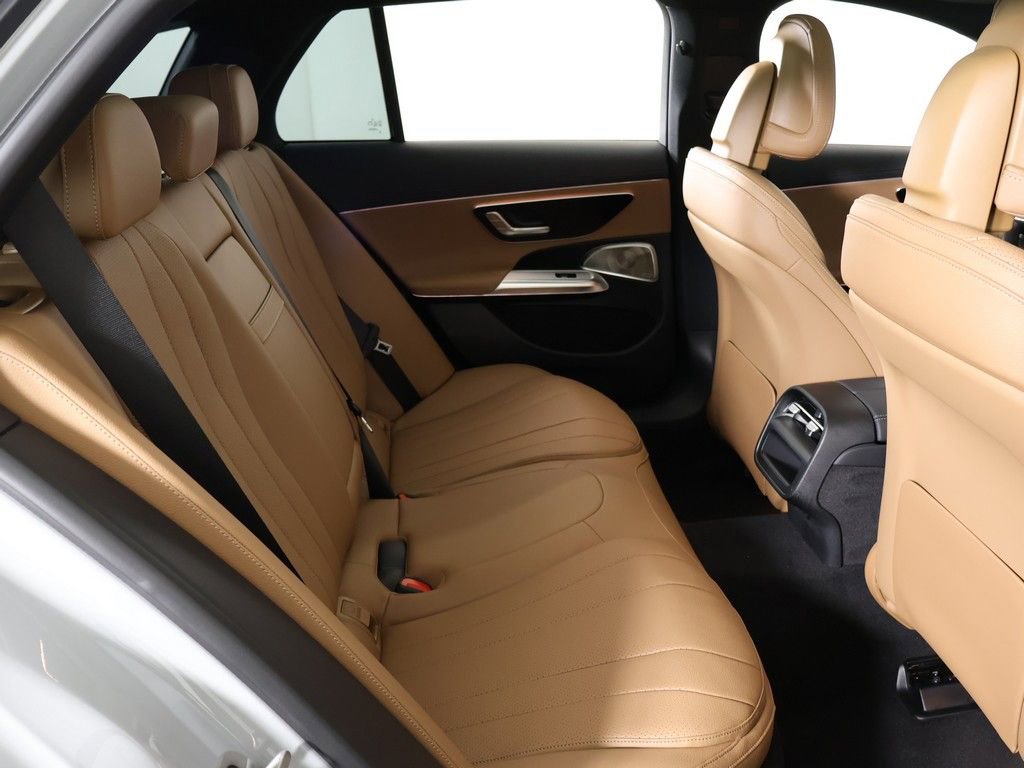 Used 2025 Mercedes-Benz E 450 4MATIC All-Terrain Wagon image 38