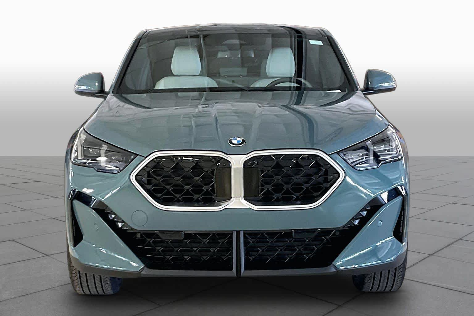 New 2026 BMW X2 xDrive28i w/ Technology Package AWD/4WD image 3