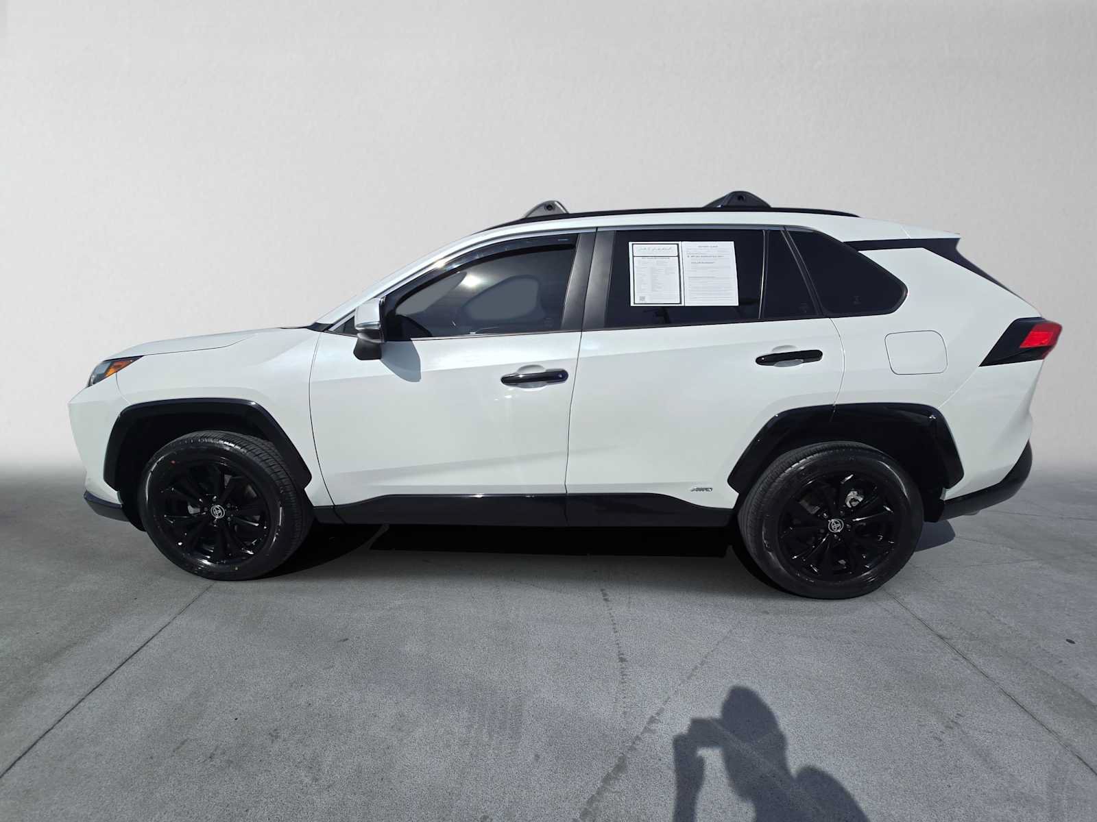 Used 2023 Toyota RAV4 SE w/ Convenience Package AWD/4WD image 6