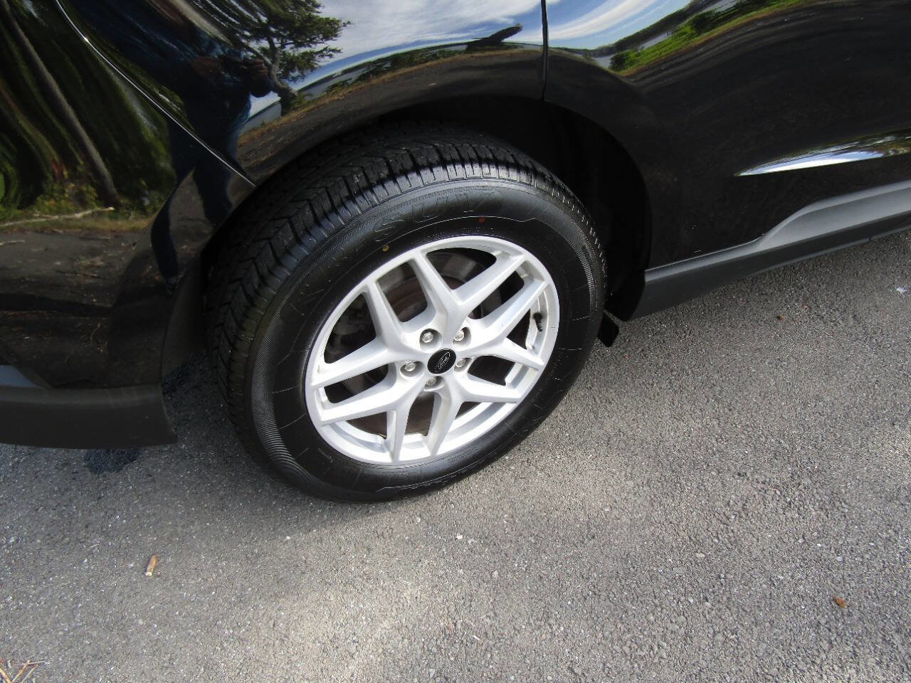 Used 2023 Ford Edge SEL image 39