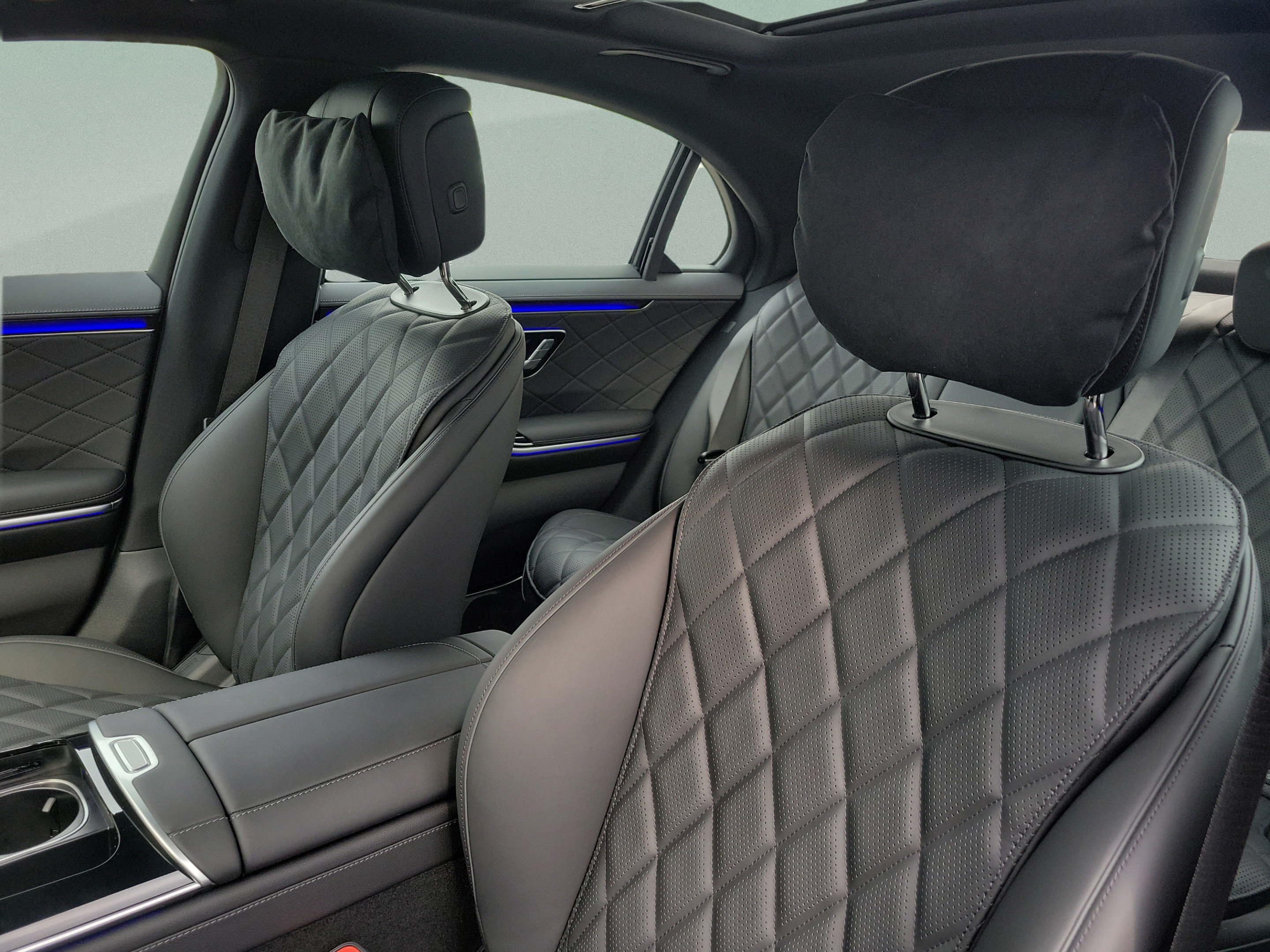 New 2026 Mercedes-Benz S 580e 4MATIC Sedan image 18