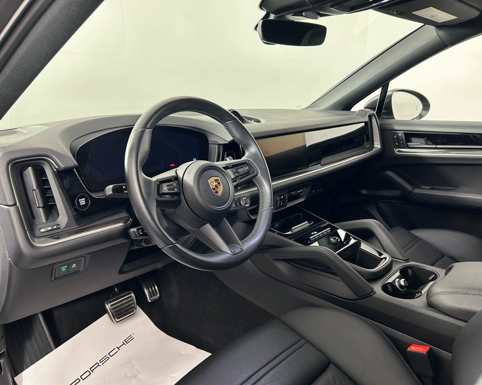 Certified 2024 Porsche Cayenne S AWD/4WD image 4