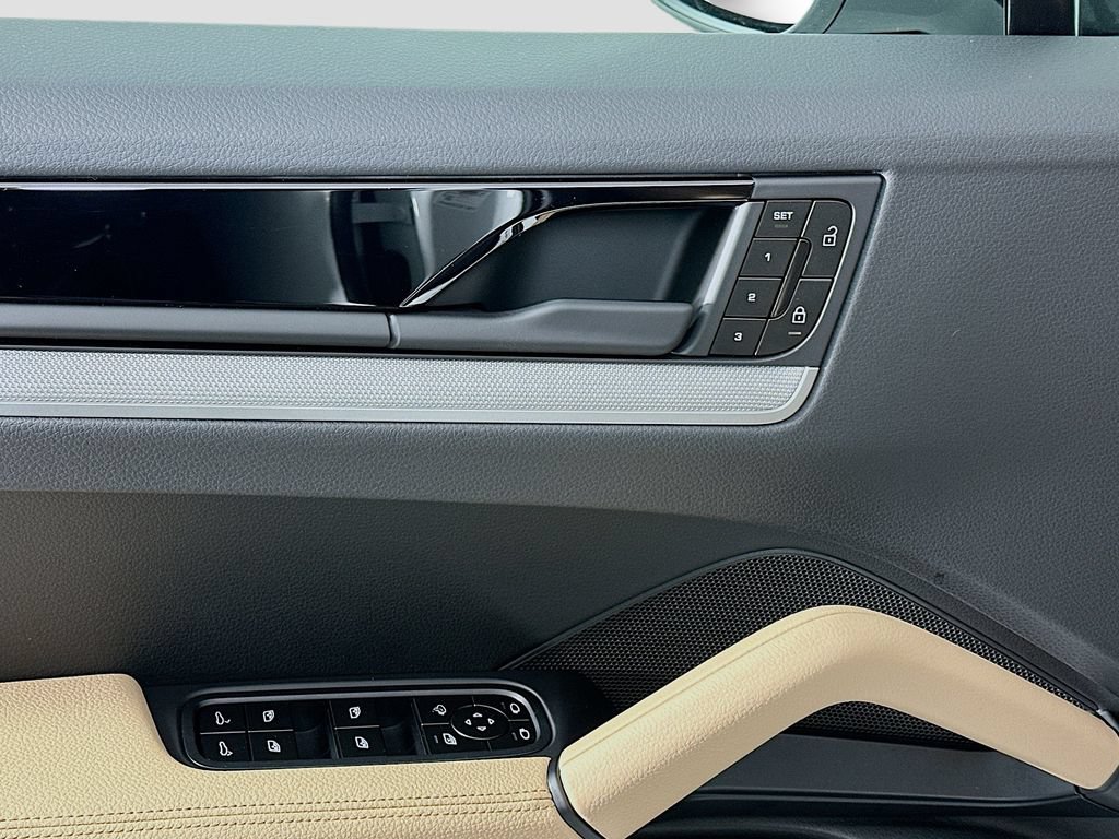 Certified 2026 Porsche Cayenne AWD/4WD image 20