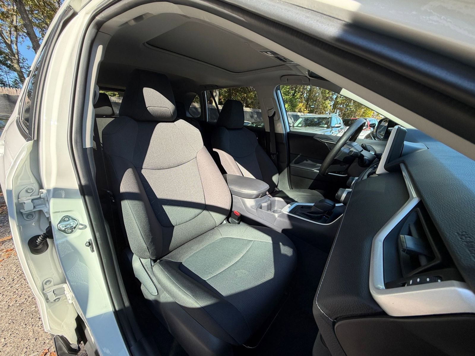 Used 2025 Toyota RAV4 XLE image 36