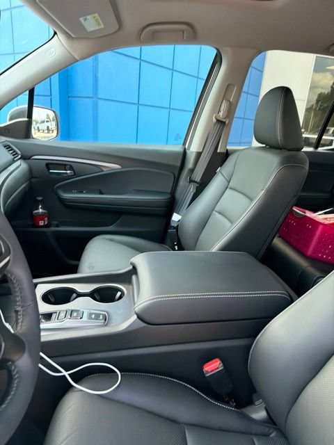 Used 2025 Honda Ridgeline RTL image 16