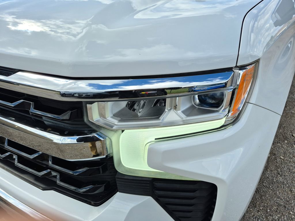 Used 2022 Chevrolet Silverado 1500 LT w/ Z71 Off-Road Package image 10