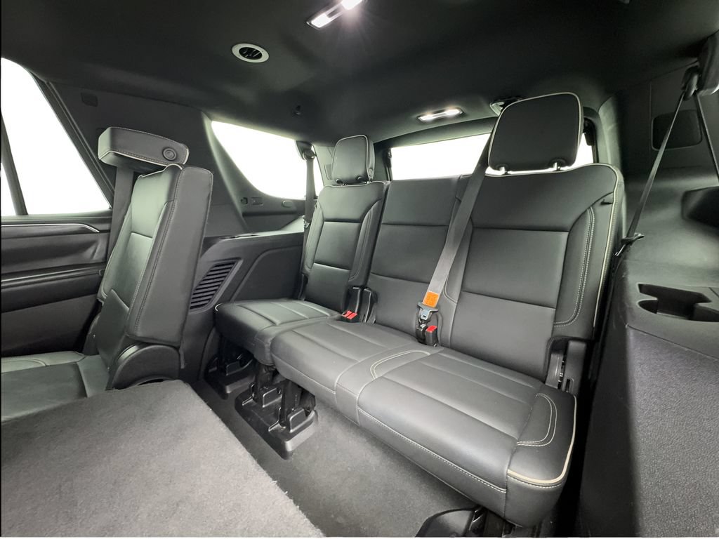 Used 2024 GMC Yukon SLT RWD image 25