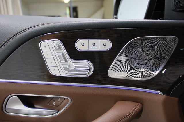 Used 2024 Mercedes-Benz GLE 450 4MATIC w/ AMG Line Exterior image 21